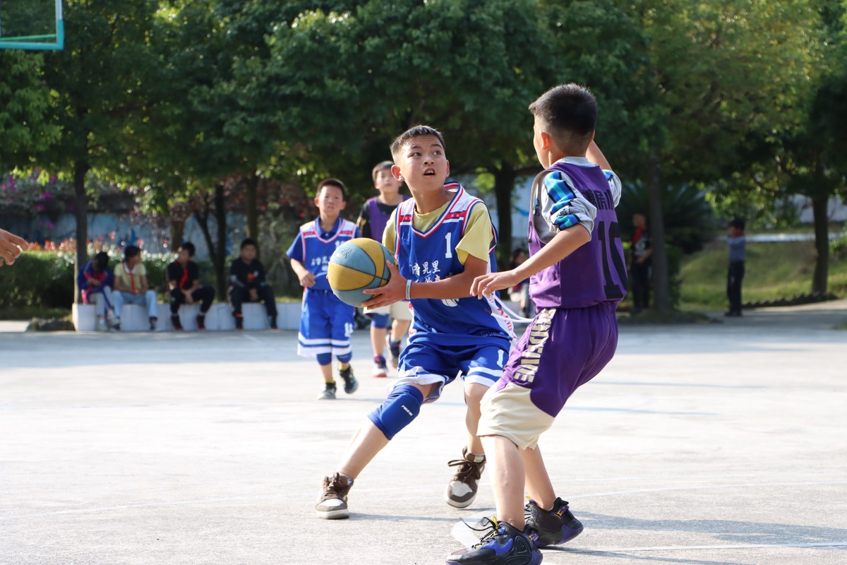借助线上篮球训练平台在家也能追逐梦想_1